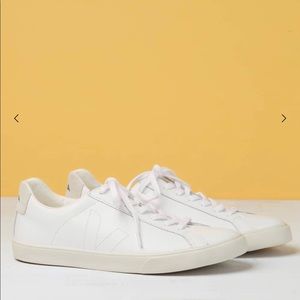 Veja Esplar Low Leather Sneakers